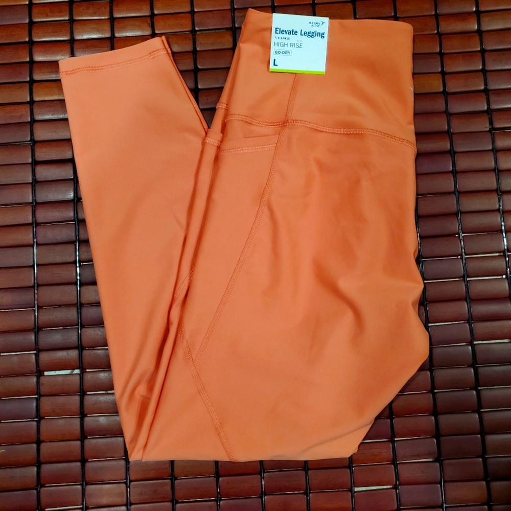 NWT Old Navy Elevate high rise 7/8 ankle legging w/ pockets